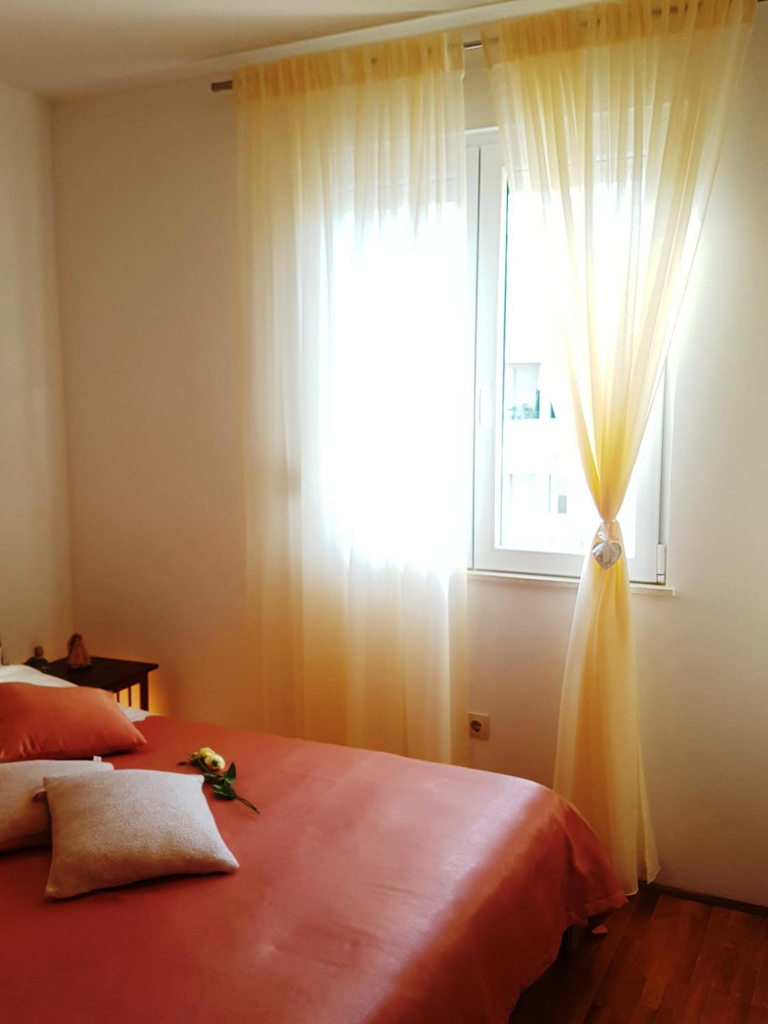 Ban Apartment *